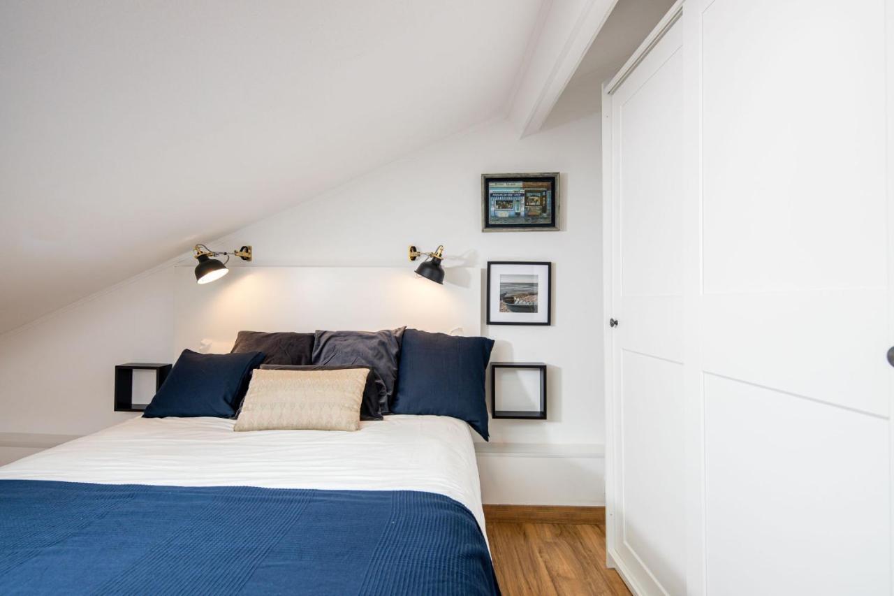 Lapa 3Bdr Duplex W/ Balcony By Lovelystay ลิสบอน ภายนอก รูปภาพ